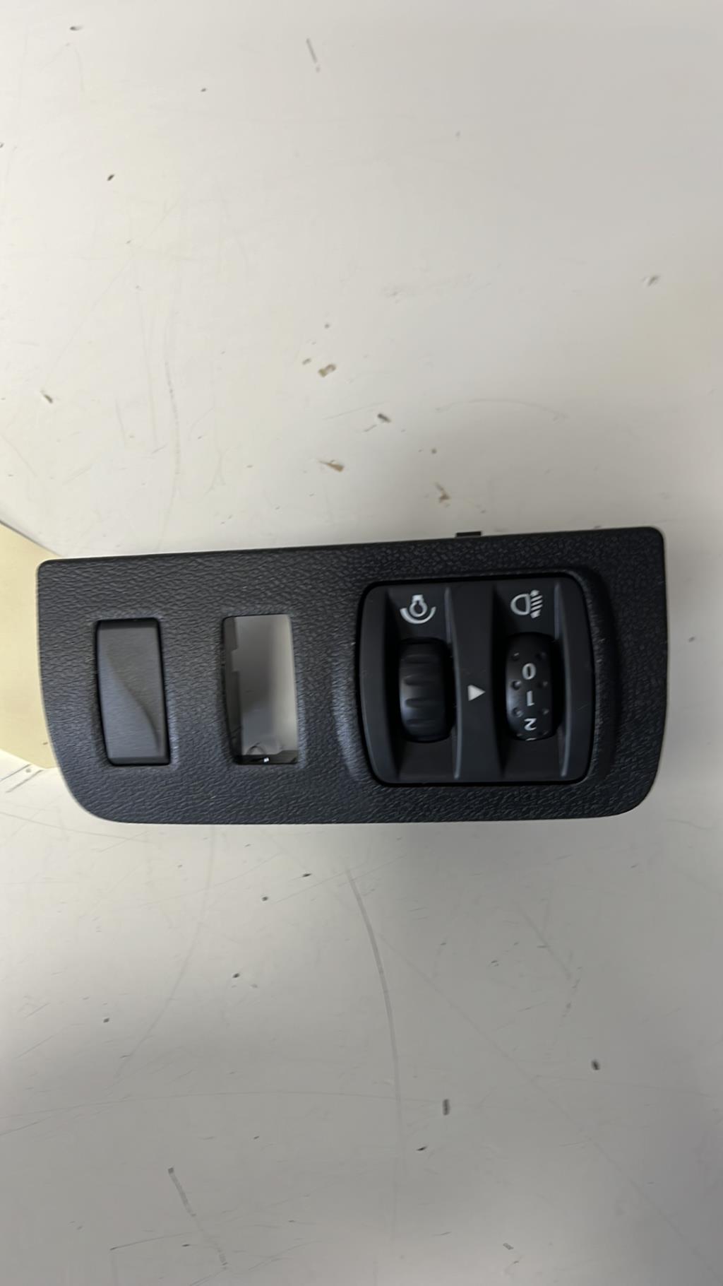 Commande de reglage hauteur de phare RENAULT SCENIC 3 PHASE 1 Diesel - 1