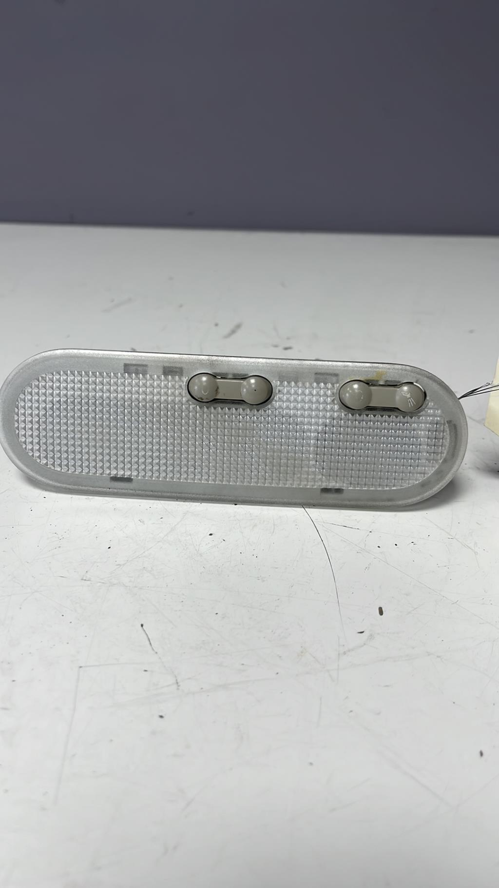 Eclairage de plafonnier RENAULT CLIO 3 PHASE 1 Essence - 1
