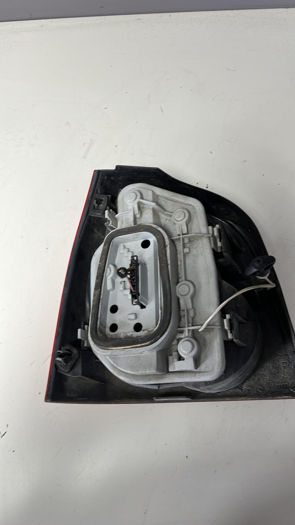 Fanale posteriore principale destro (luci) VOLKSWAGEN POLO 4 PHASE 1 Diésel - 1