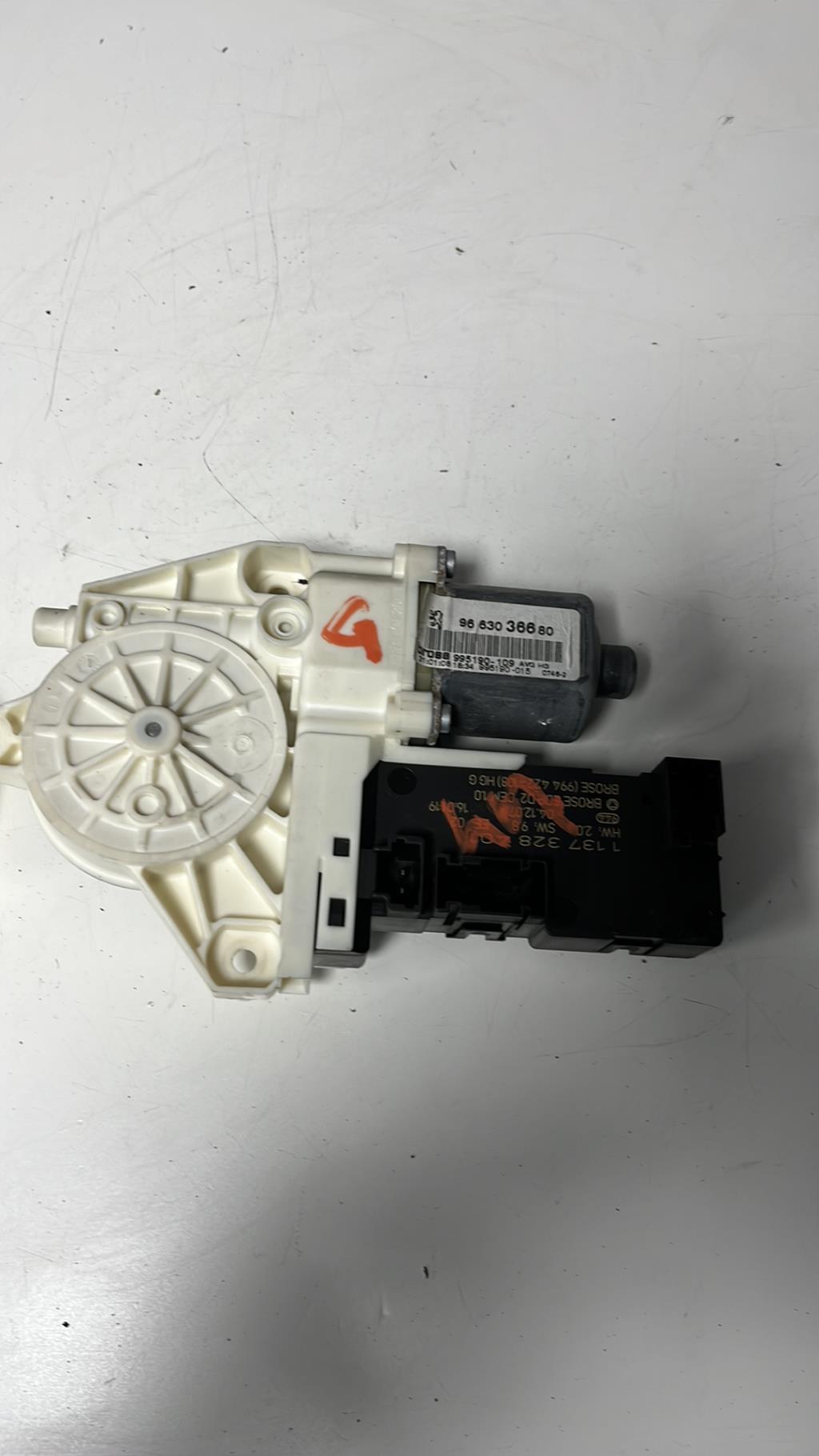 Motore alzacristalli anteriore sinistro PEUGEOT 407 PHASE 1 Gasolina - 1