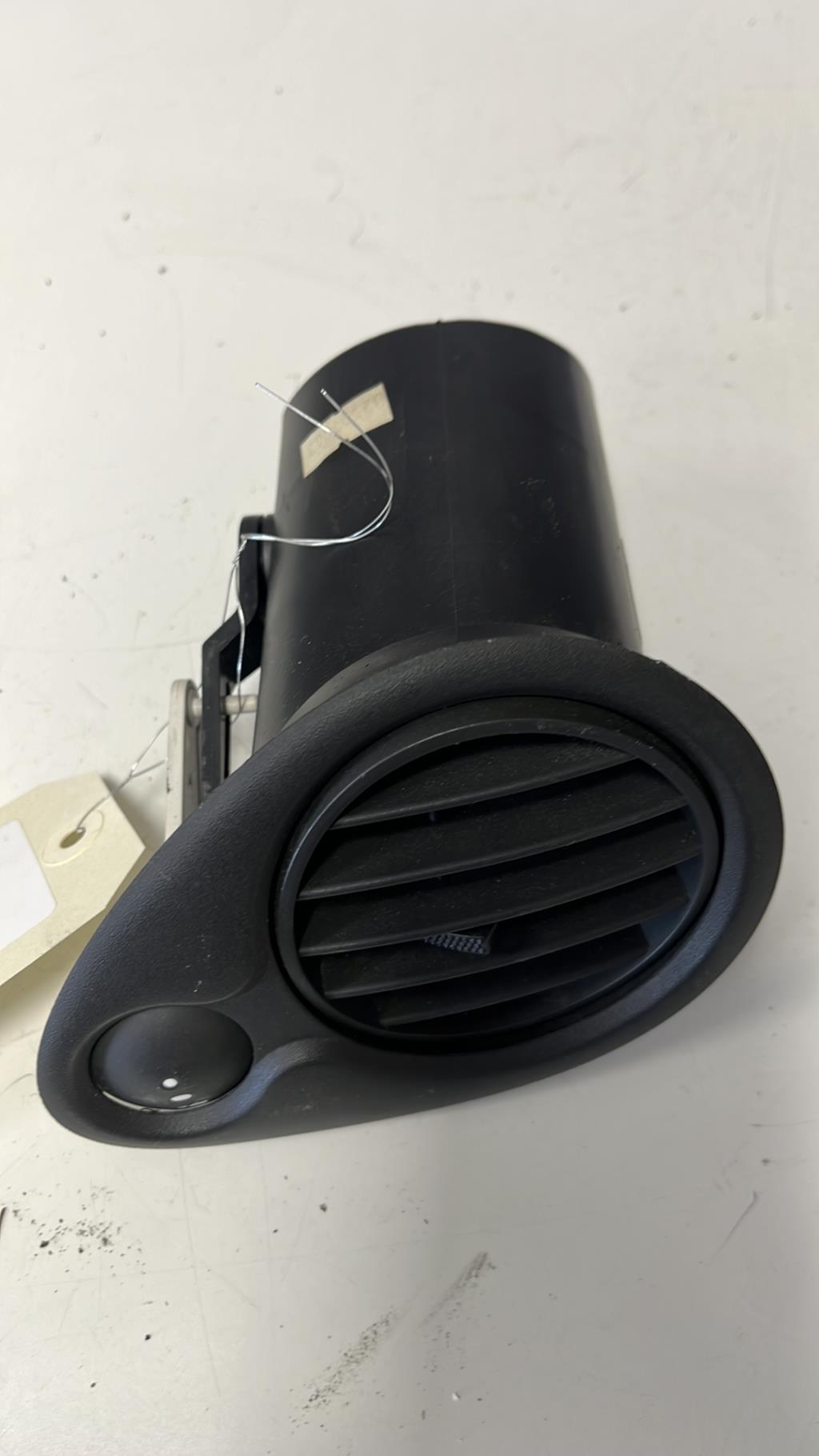 Bocchetta aerazione cruscotto anteriore destra RENAULT CLIO 3 PHASE 1 Gasolina - 1