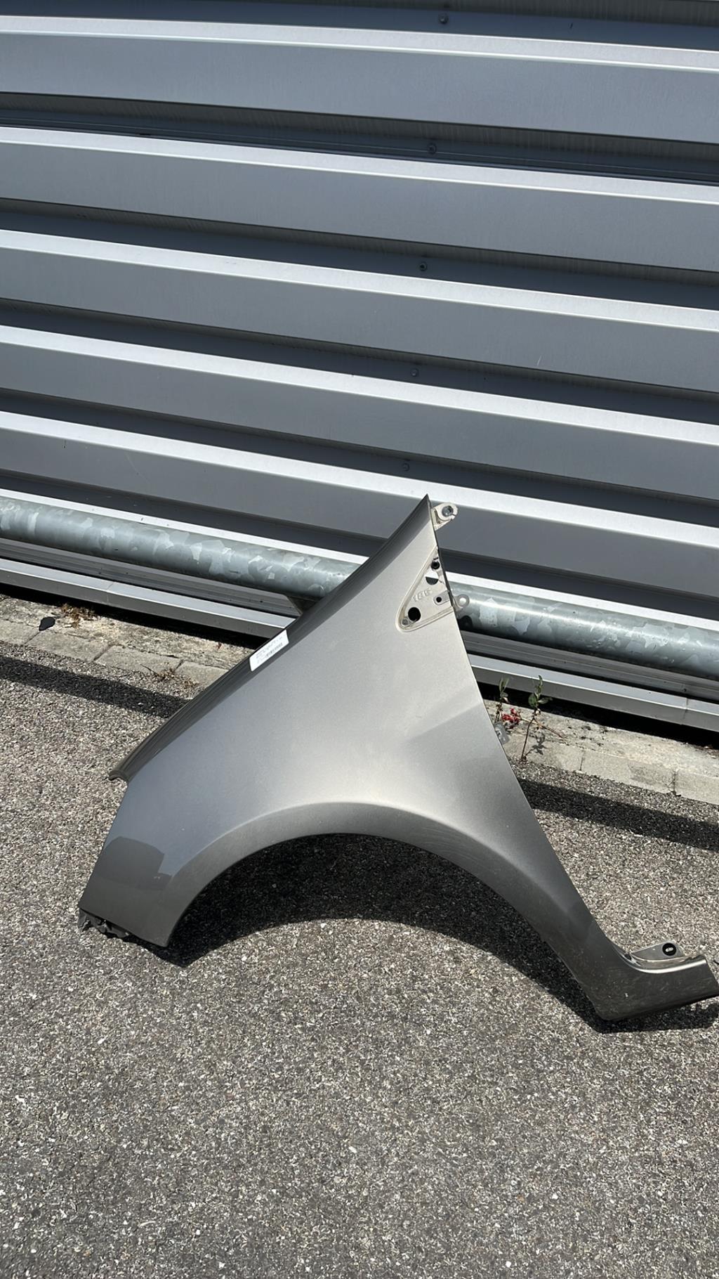 Aile avant gauche RENAULT CLIO 3 PHASE 1 Essence - 1