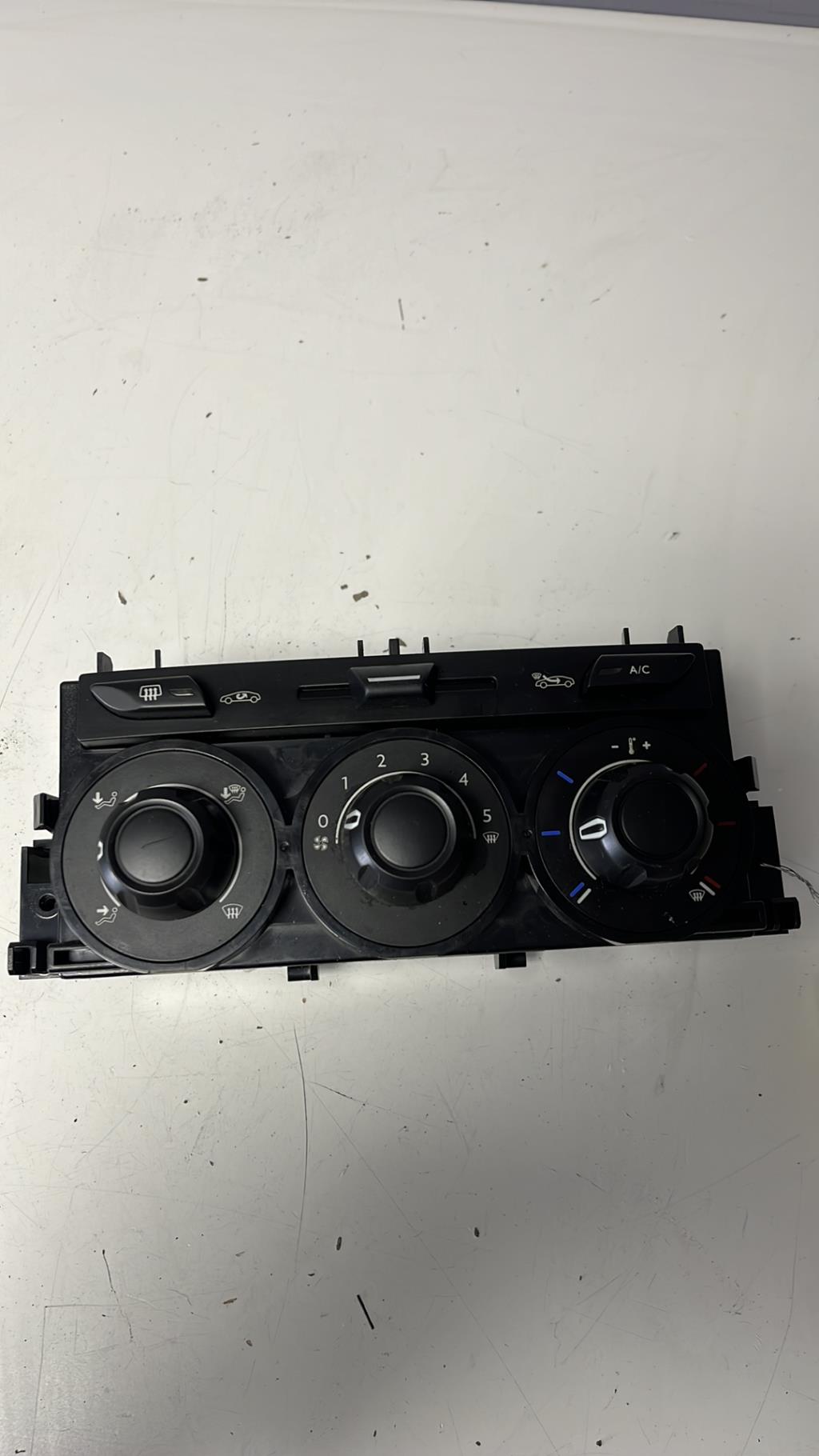 Commande chauffage CITROEN C3 2 PHASE 1 Essence - 1