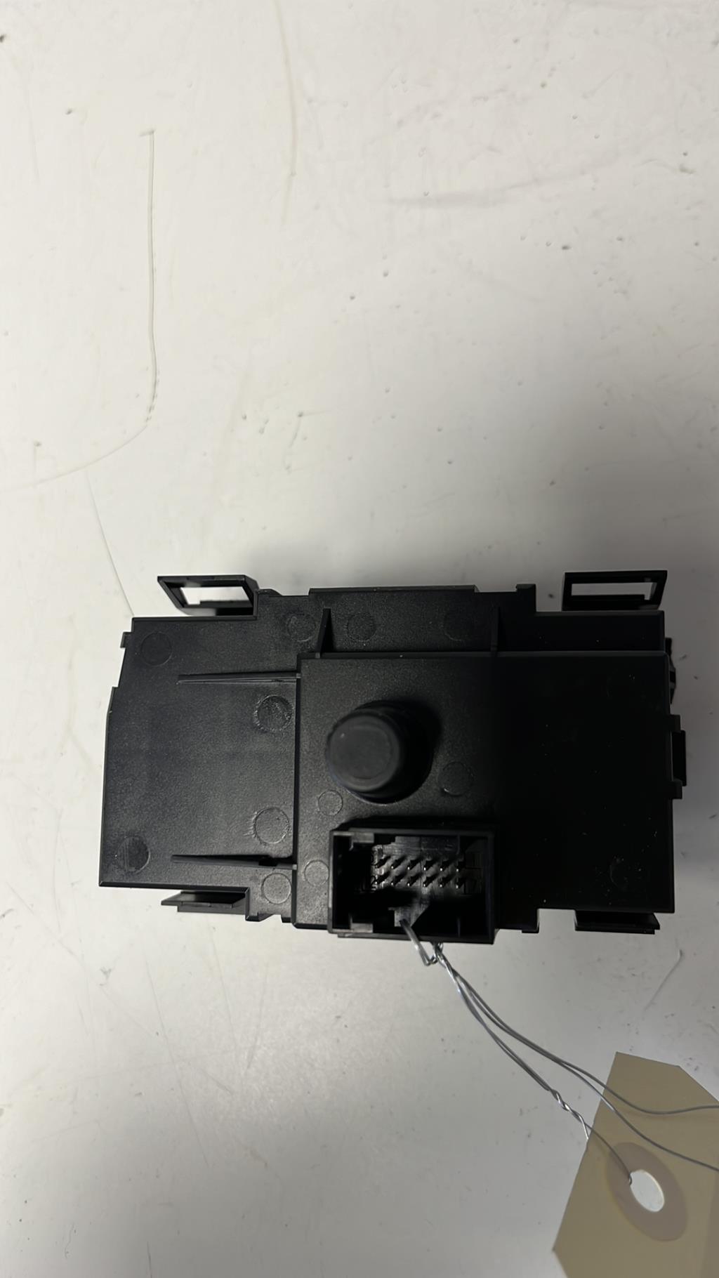 Commande de phare BMW SERIE 1 E87 PHASE 1 Essence - 1