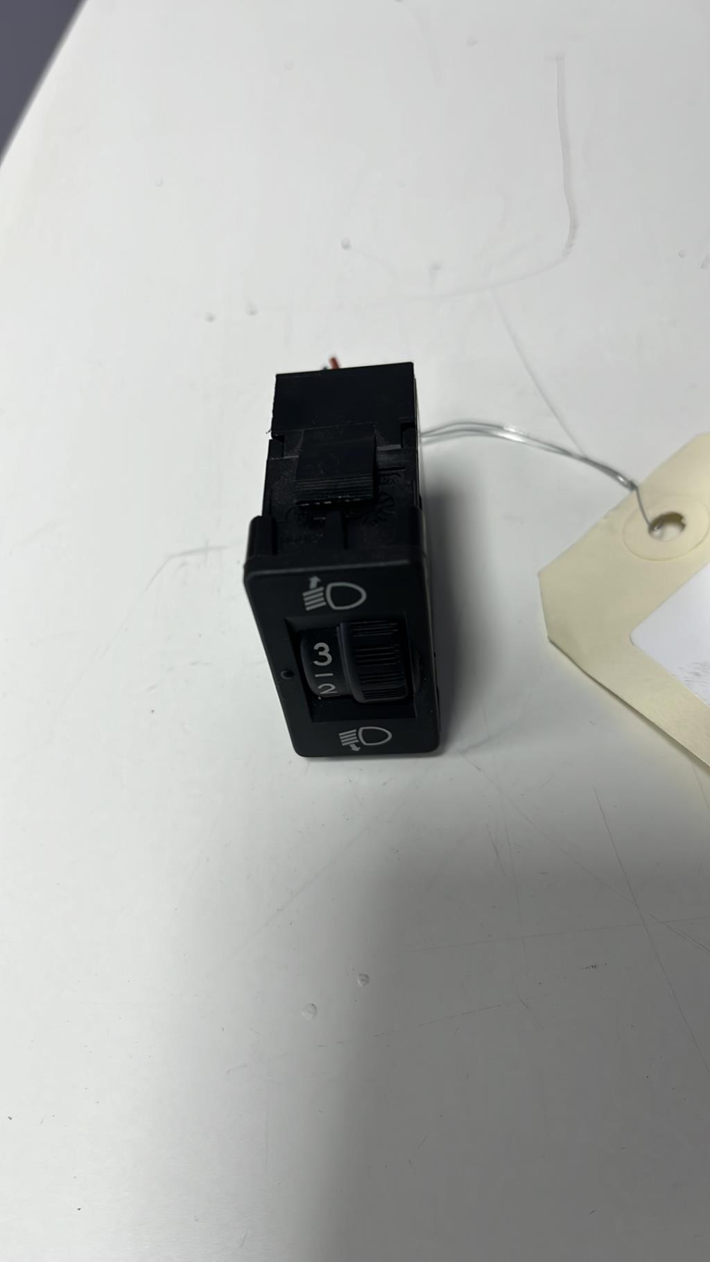 Commande de reglage hauteur de phare CITROEN DS3 PHASE 1 Diesel - 1