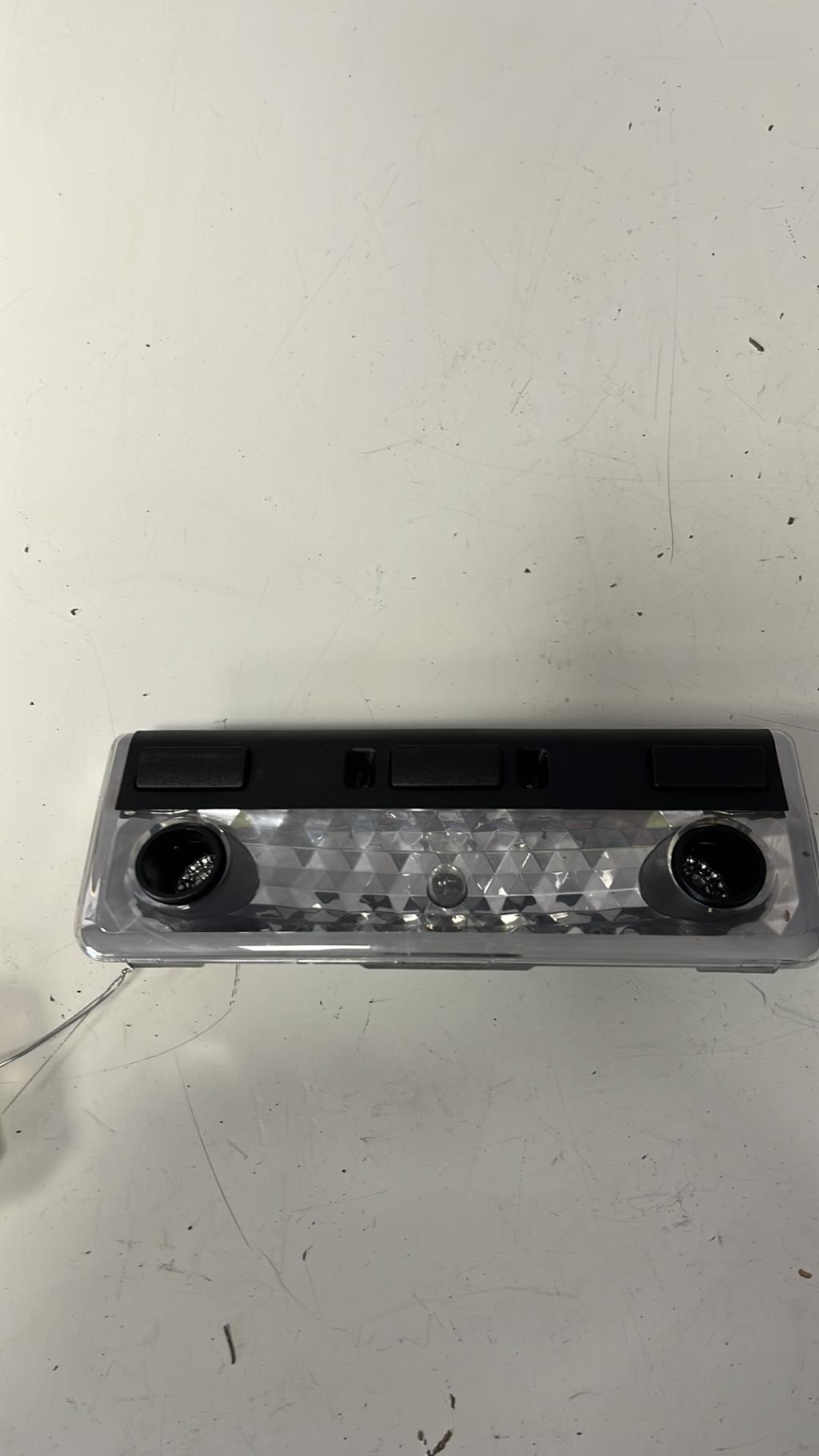 Eclairage de plafonnier BMW X3 E83 PHASE 1 Diesel - 1