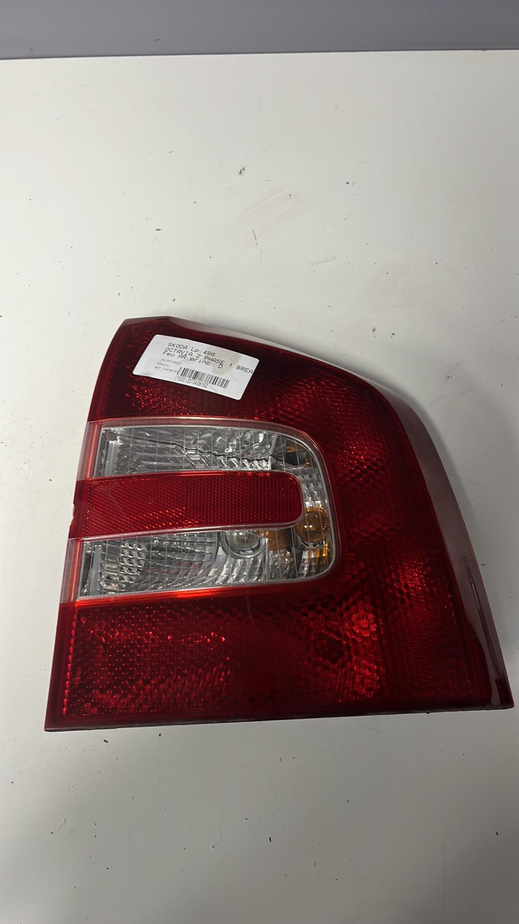 Fanale posteriore principale destro (luci) SKODA OCTAVIA 2 PHASE 1 BREAK Diésel - 1