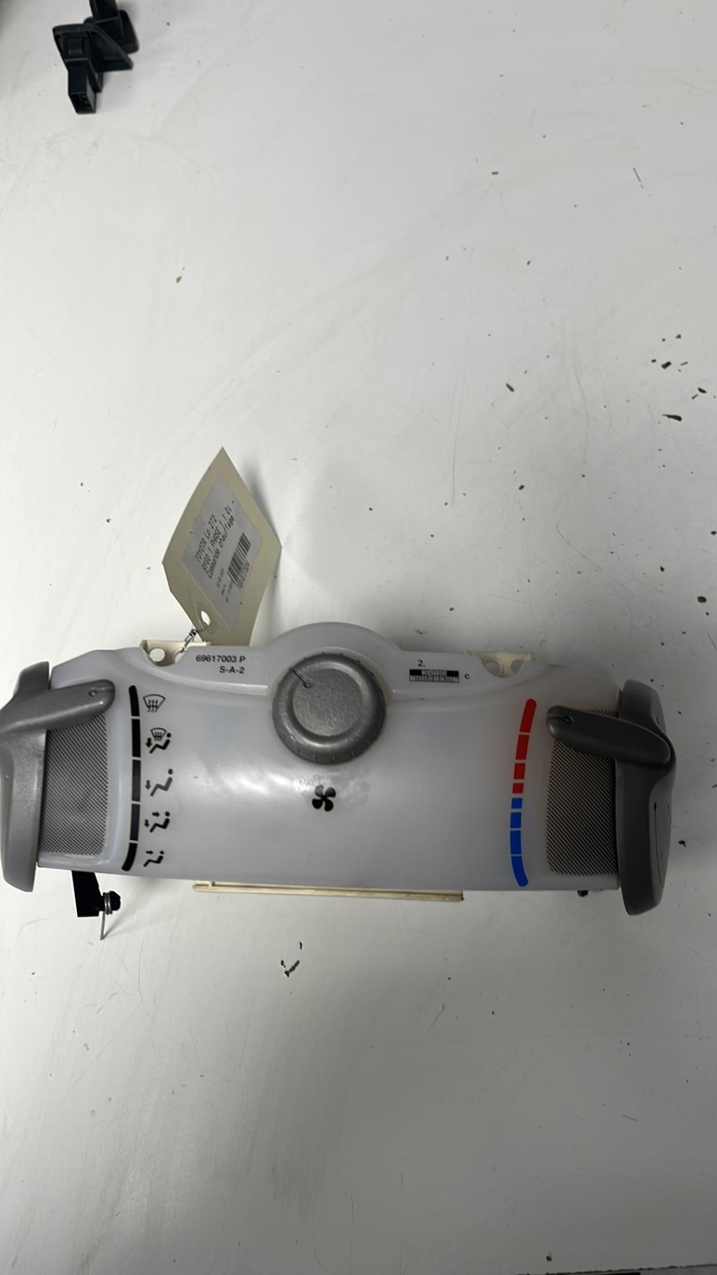 Commande chauffage TOYOTA AYGO 1 PHASE 1 Essence - 1