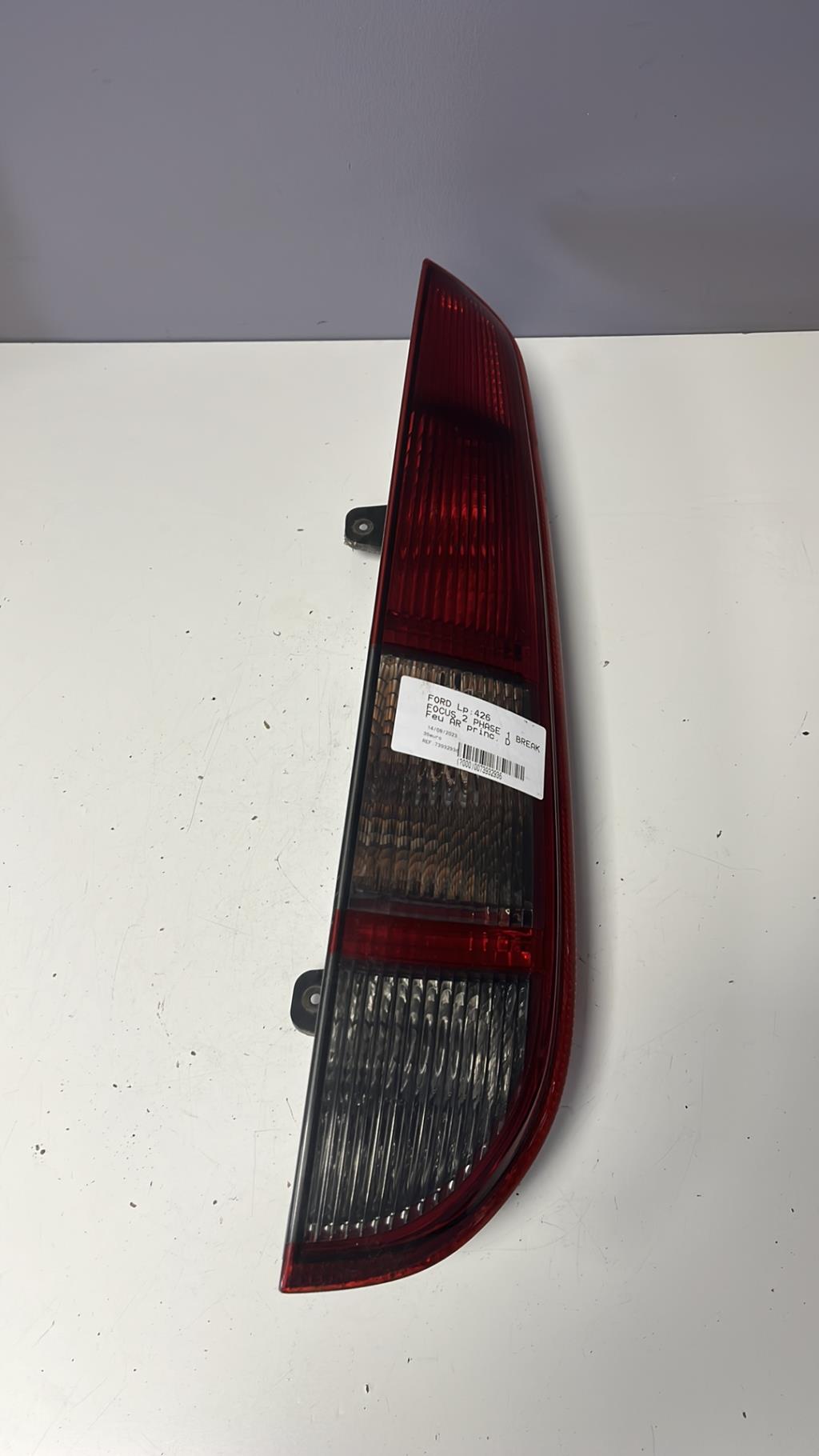 Fanale posteriore principale destro (luci) FORD FOCUS 2 PHASE 1 BREAK Diésel - 1
