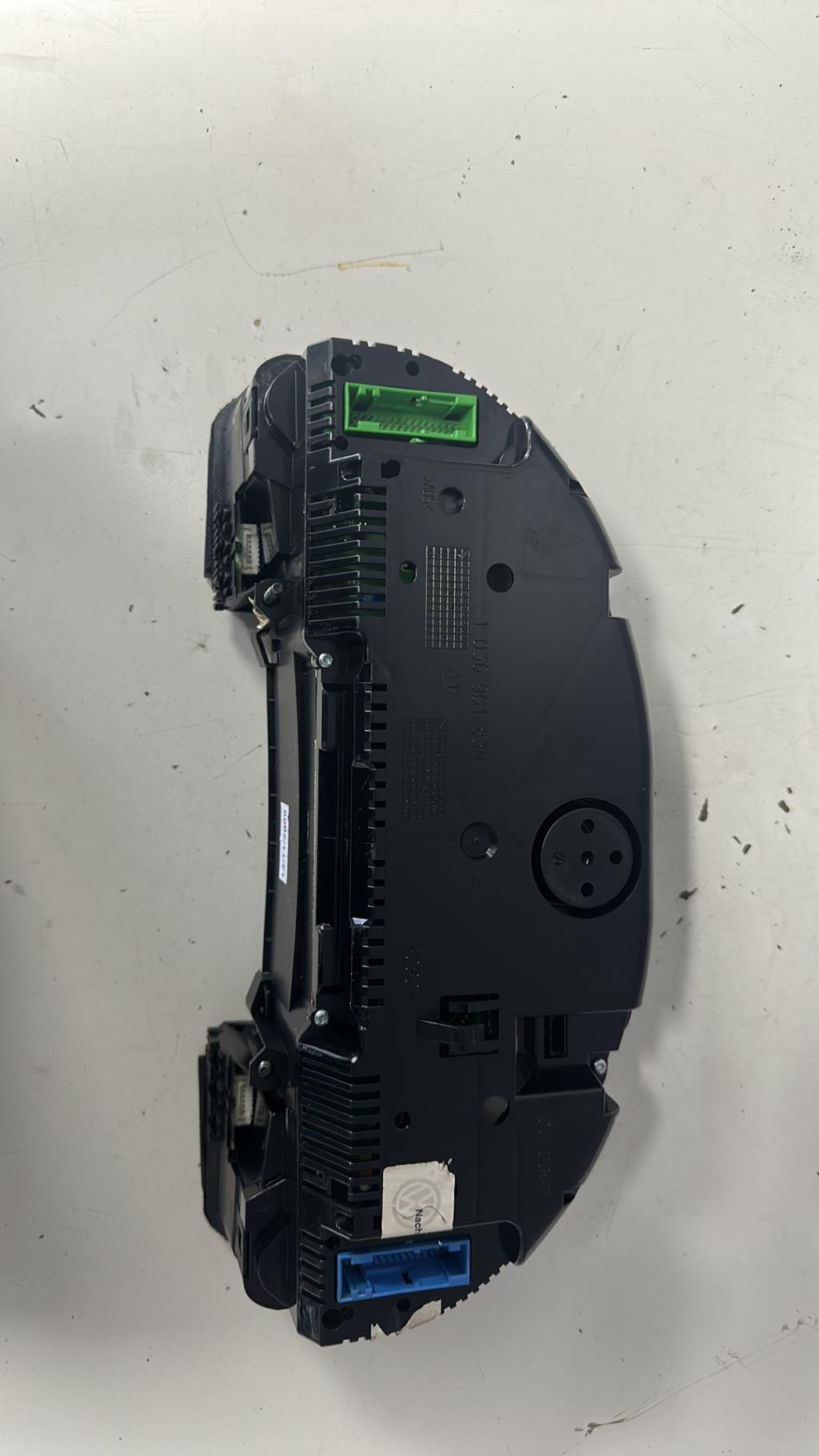 Compteur AUDI A4 2 AVANT PHASE 1 BREAK Essence - 1