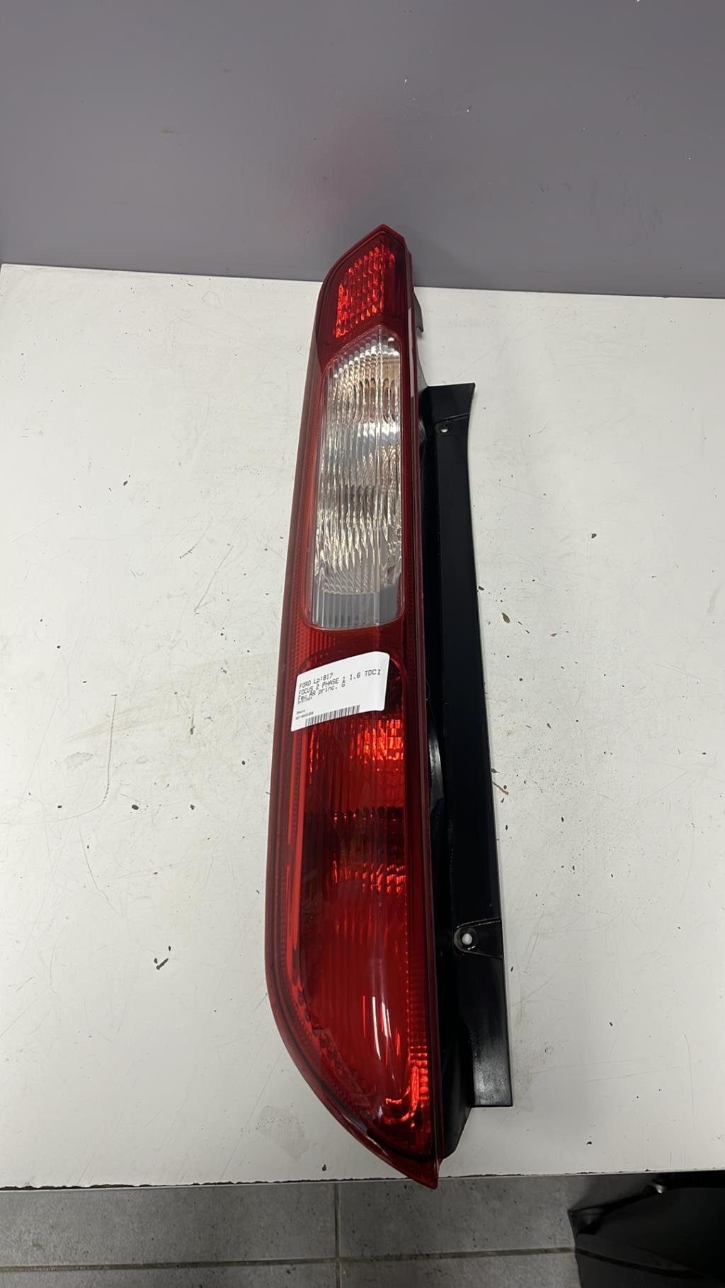 Fanale posteriore principale sinistro (luci) FORD FOCUS 2 PHASE 1 Diésel - 1