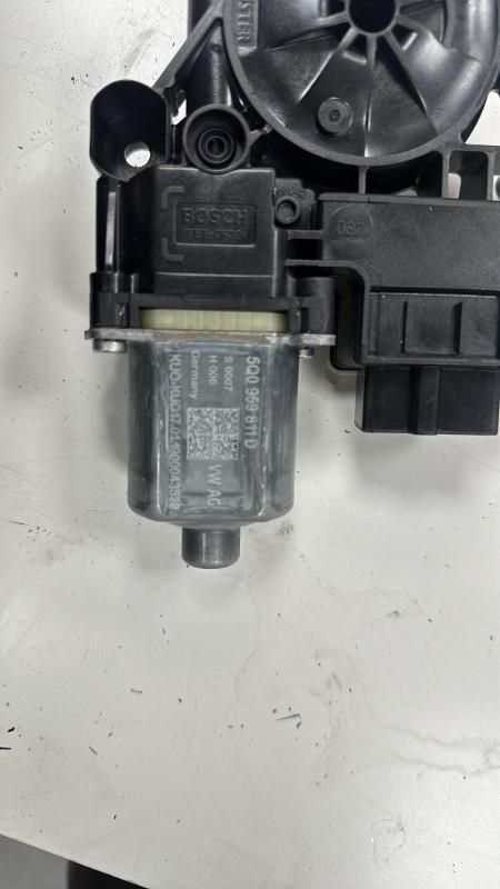 Motore alzacristalli posteriore sinistro VOLKSWAGEN POLO 6 PHASE 1 Gasolina - 1
