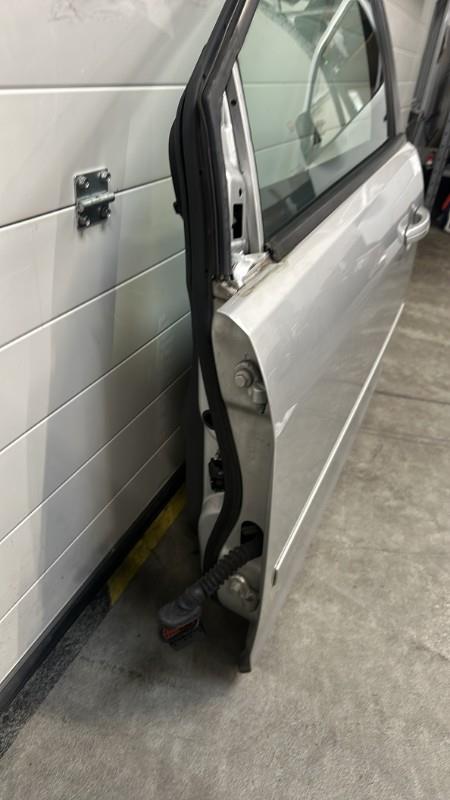 Porte avant gauche FORD FOCUS 2 PHASE 1 Diesel - 1