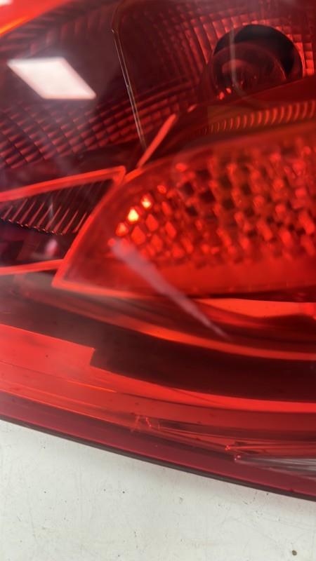 Feu arriere secondaire droit (feux) AUDI A4 3 PHASE 1  - 1