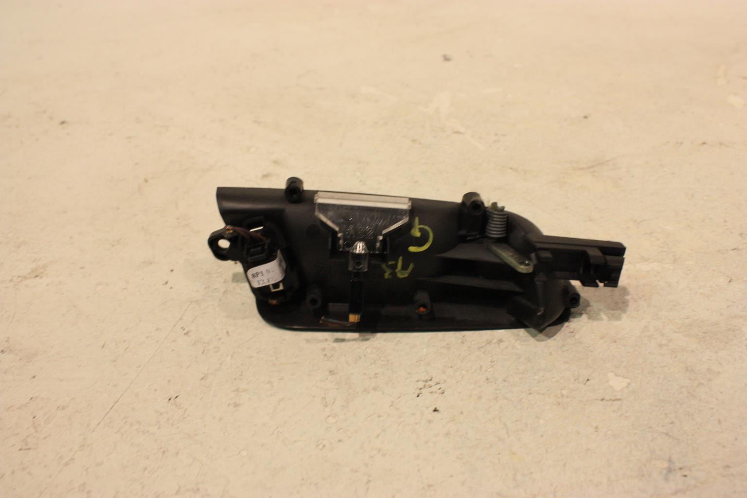 Poignee interieur avant gauche AUDI A3 2 PHASE 1 Diesel - 1