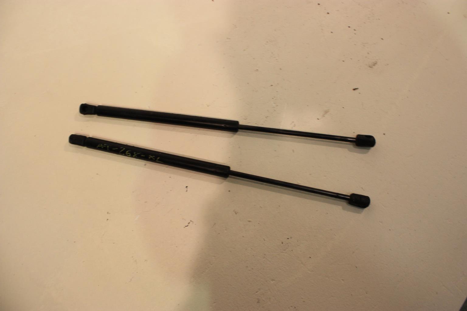 Verin de capot VOLKSWAGEN GOLF 5 Diesel - 1