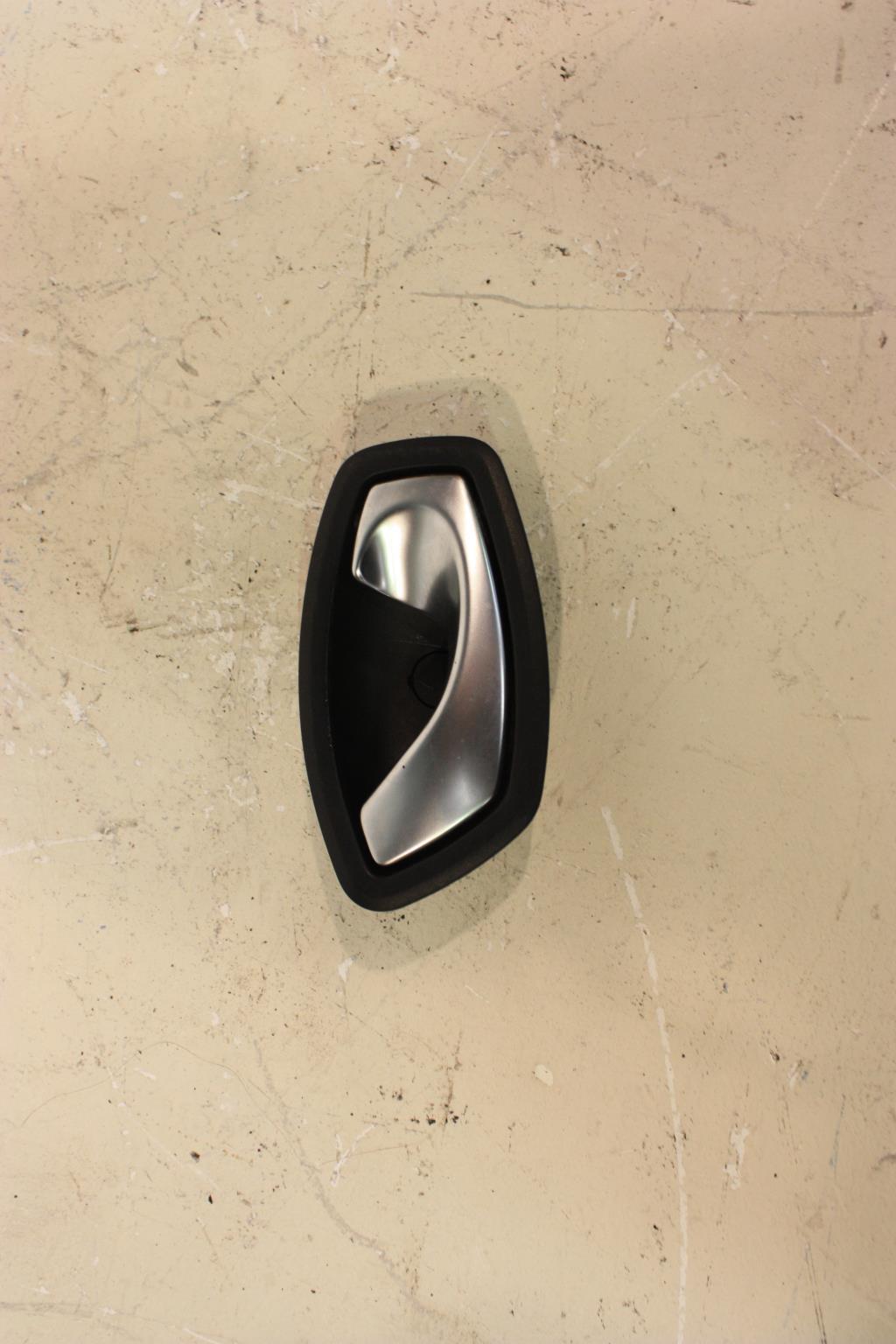 Poignee interieur avant droit RENAULT SCENIC 3 PHASE 1 Diesel - 1