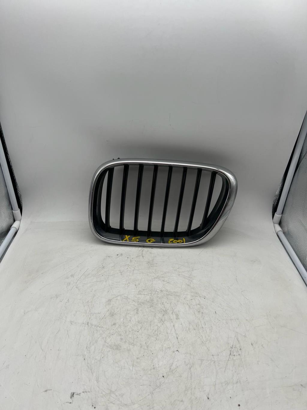 Grille de calandre gauche BMW X5 E53  - 1