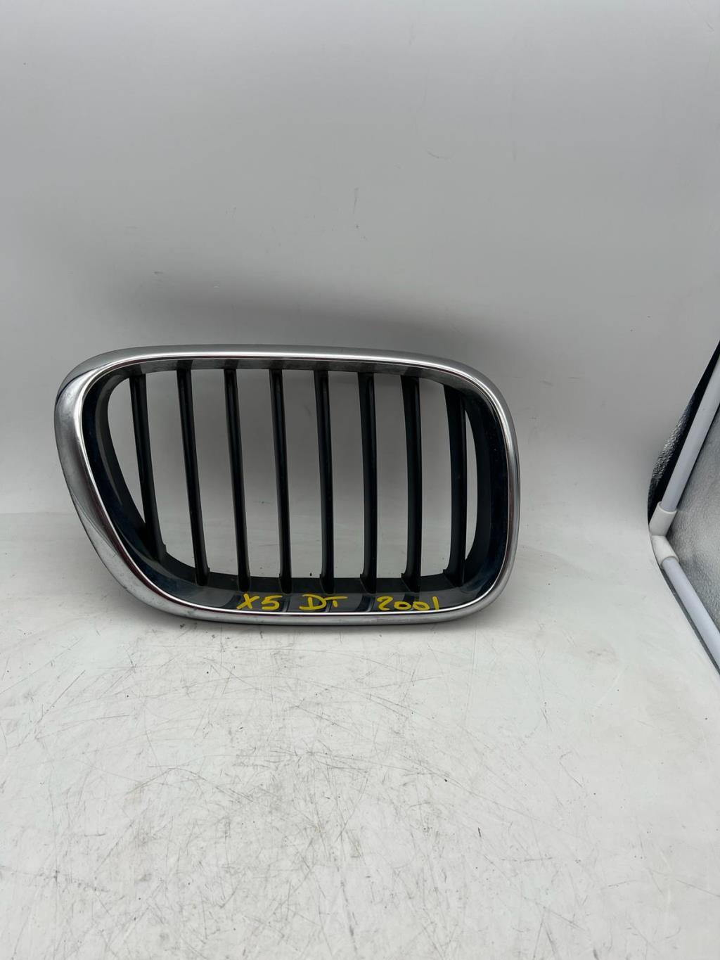 Calandre droite BMW X5 E53  - 1