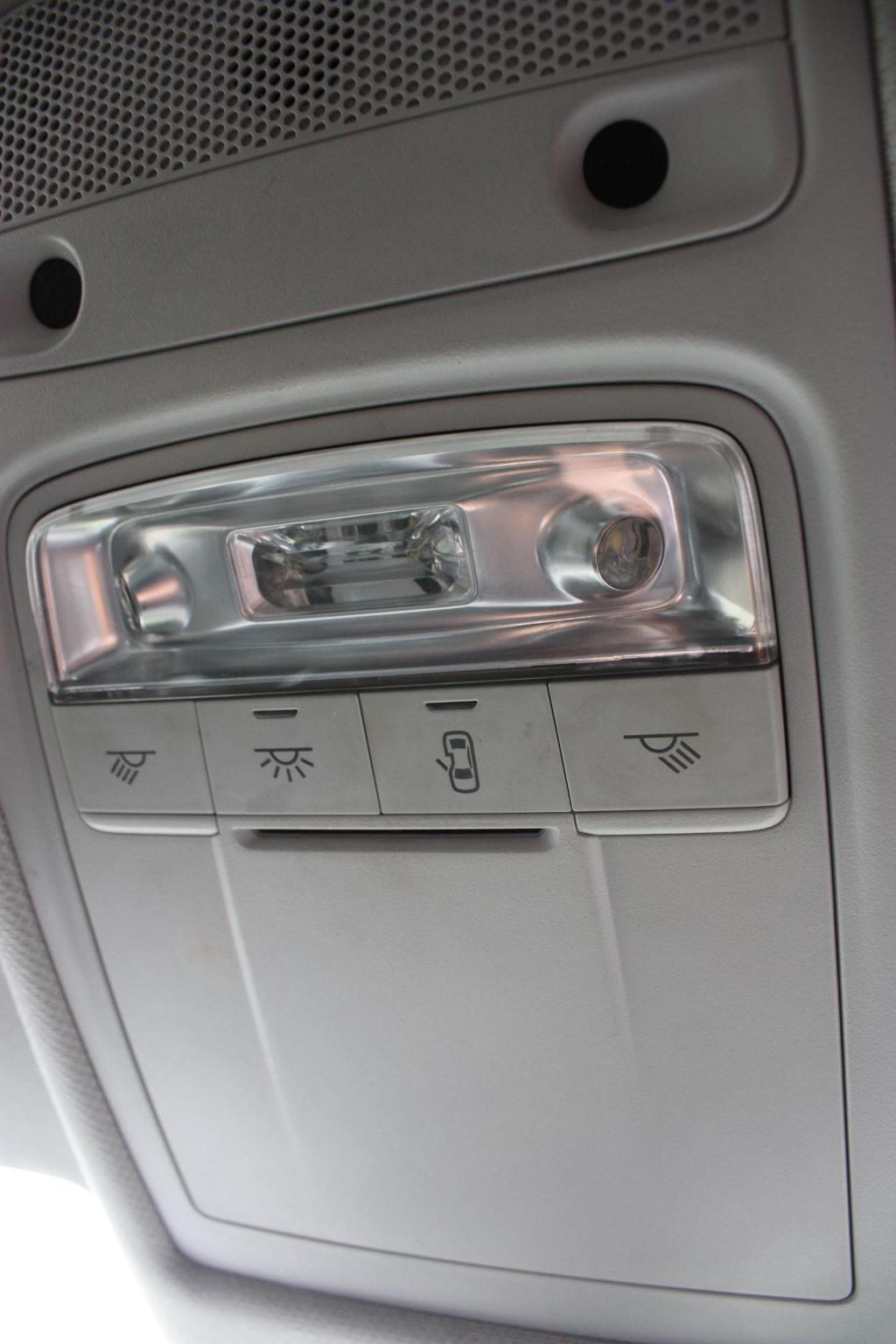 Eclairage de plafonnier AUDI A1 1 PHASE 1 Essence - 1