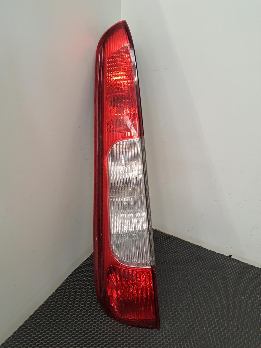 Feu arriere principal gauche (feux) FORD C-MAX 1 PHASE 1 Diesel - 1