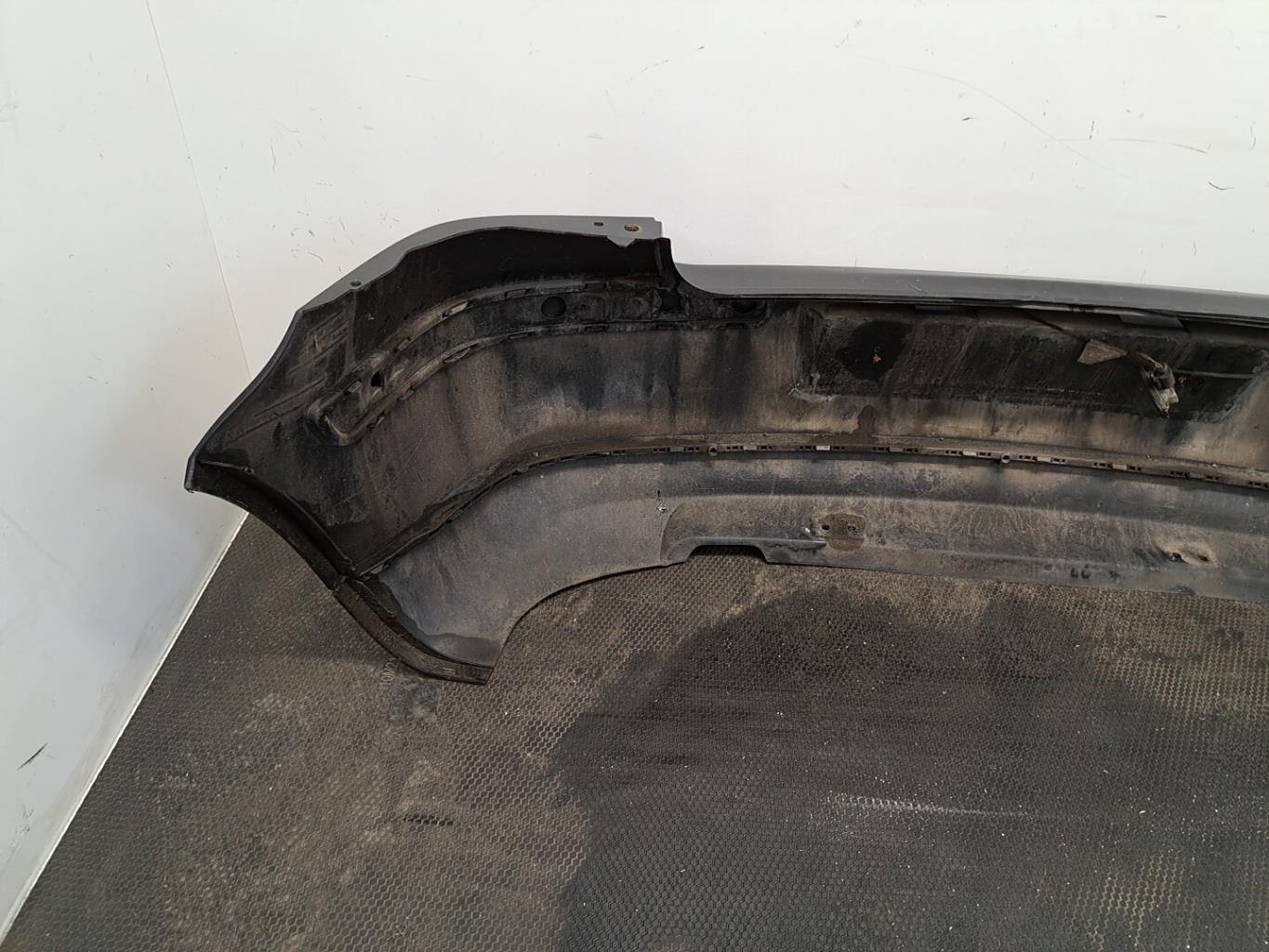 Pare choc arriere VOLKSWAGEN GOLF 4 Essence - 1
