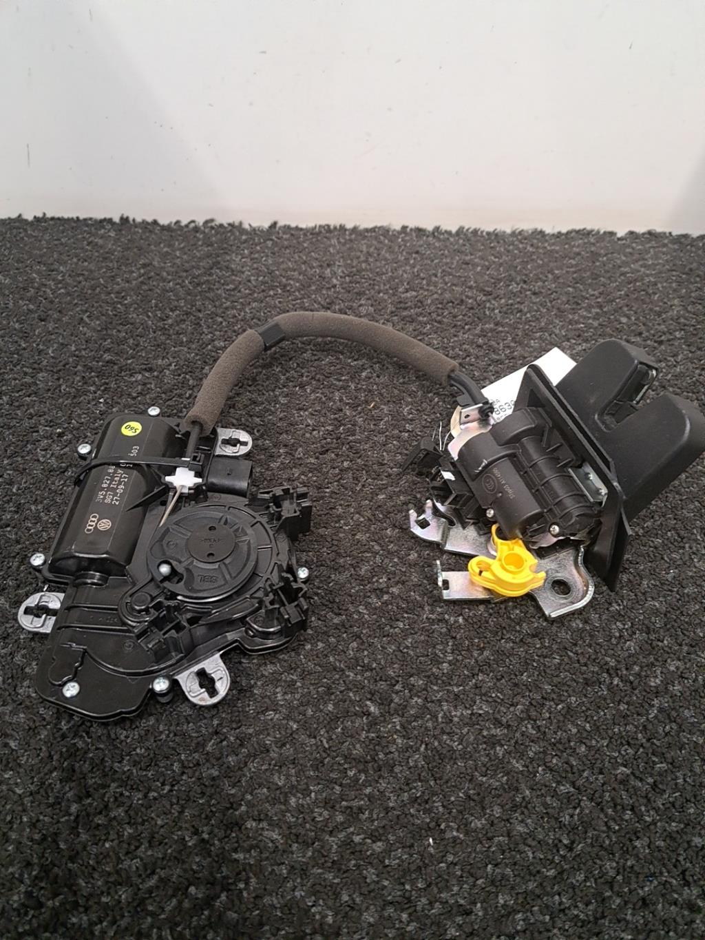 Serrure de coffre AUDI Q5 2 PHASE 1 Diesel - 1