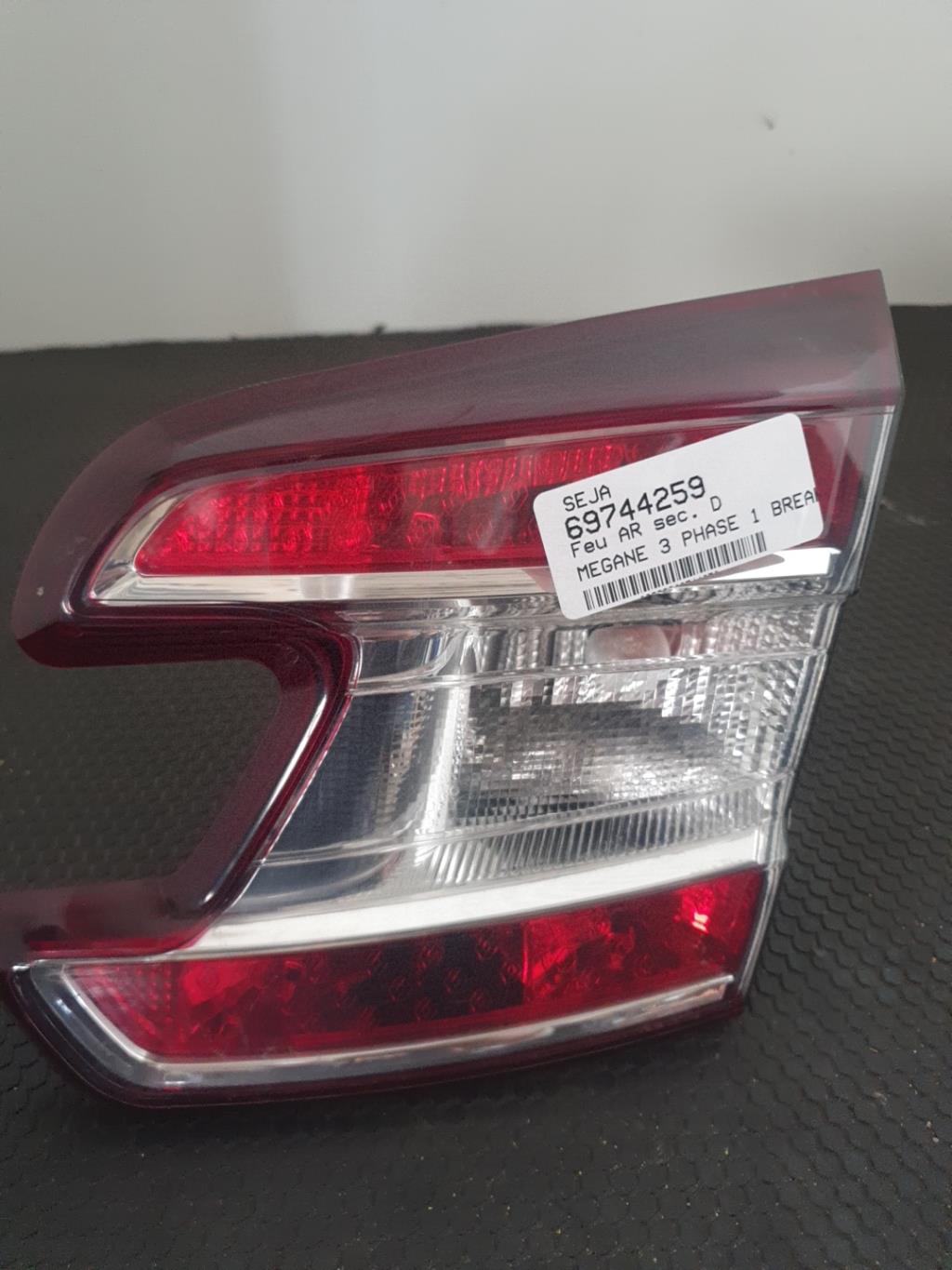 Feu arriere secondaire droit (feux) RENAULT MEGANE 3 PHASE 1 BREAK Diesel - 1