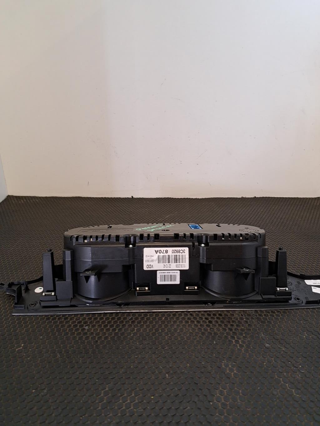 Compteur VOLKSWAGEN PASSAT 5 CC COUPE Diesel - 1