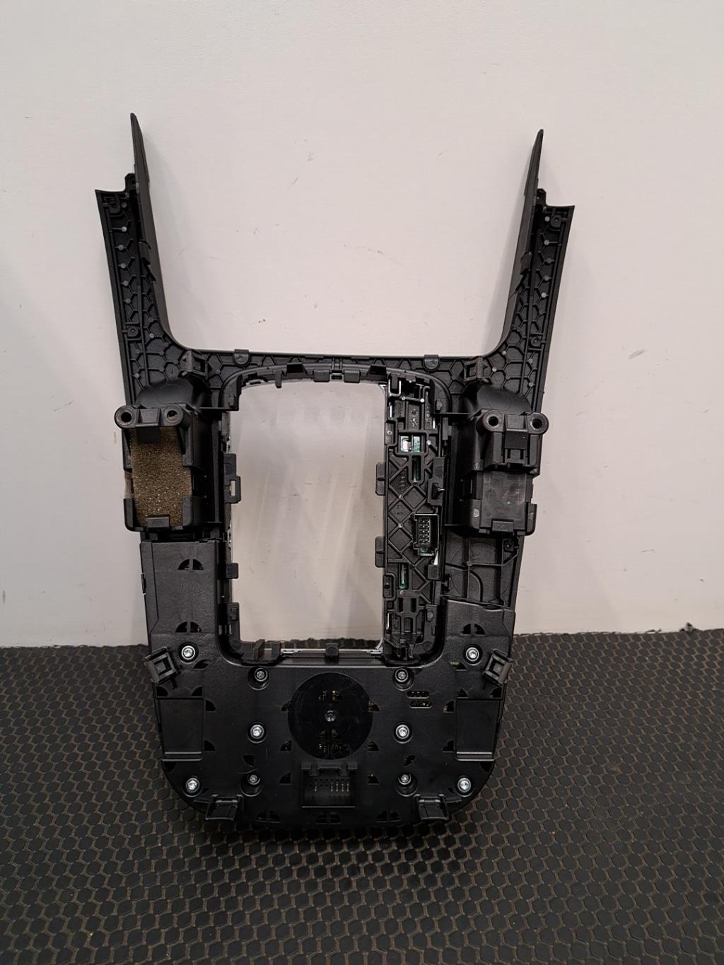 Commande autoradio AUDI A5 1 SPORTBACK PHASE 1 Diesel - 1