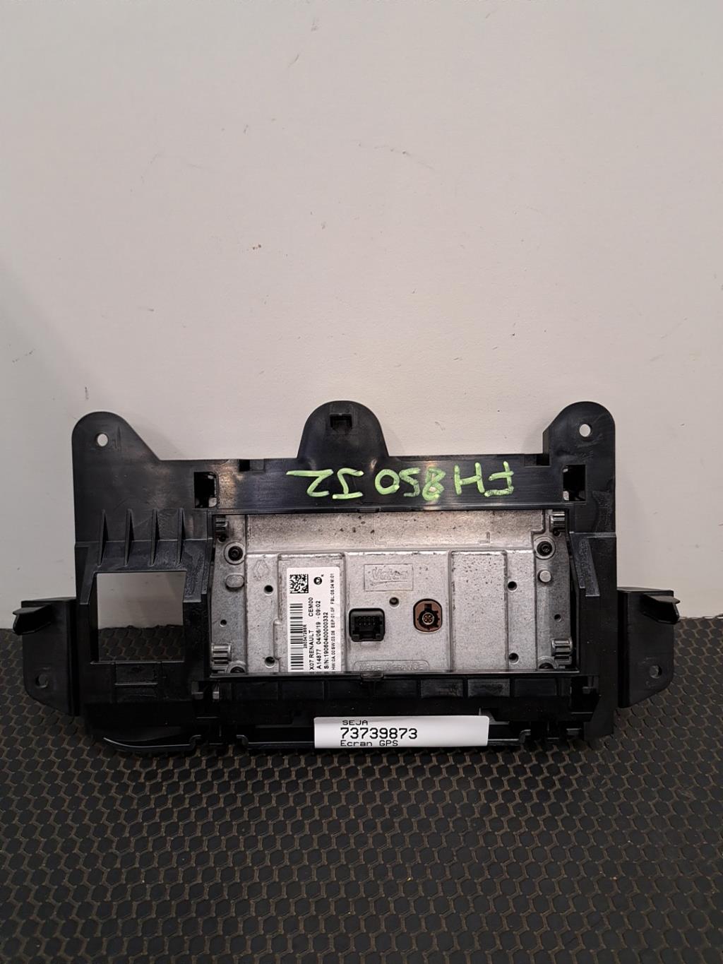 Ecran GPS RENAULT TWINGO 3 PHASE 2 Essence - 1