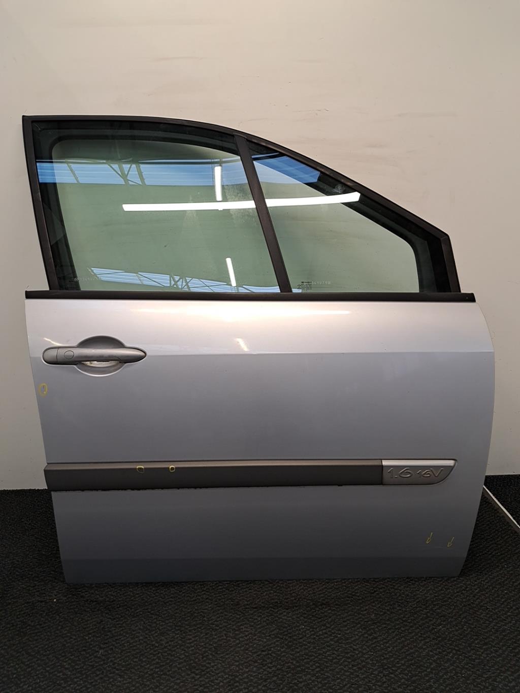 Porte avant droit RENAULT SCENIC 2 PHASE 1 Essence - 1