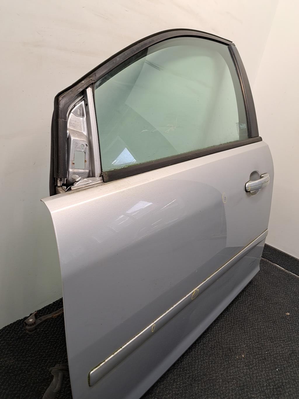 Porte avant gauche FORD FOCUS 2 PHASE 1 Diesel - 1
