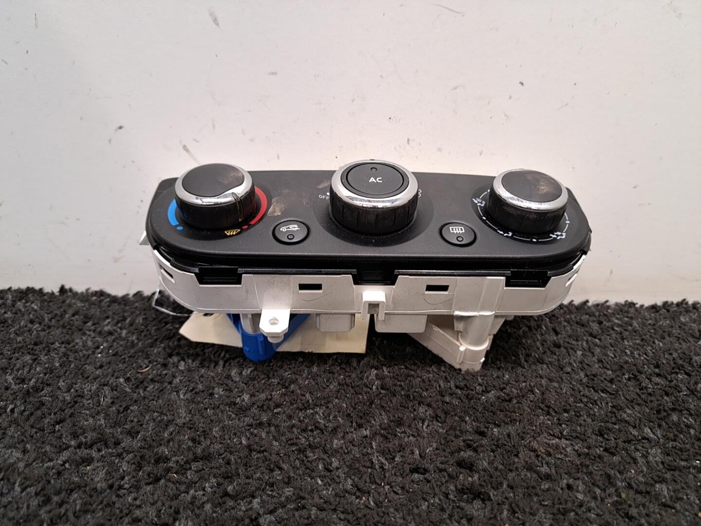 Commande chauffage RENAULT CLIO 4 PHASE 1 Diesel - 1