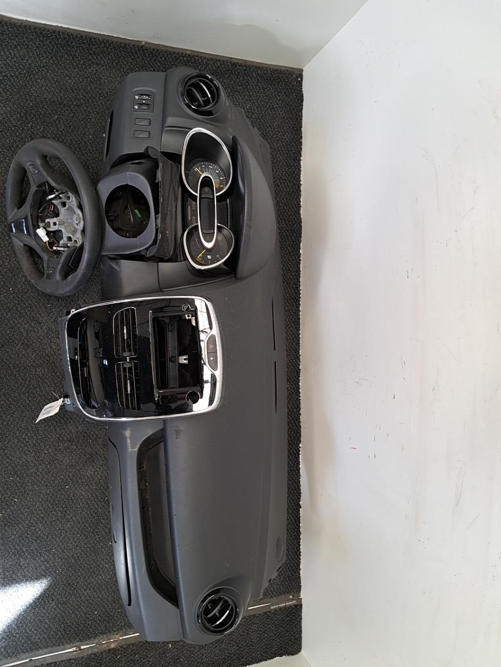 Tableau de bord RENAULT CLIO 4 PHASE 1 Diesel - 1