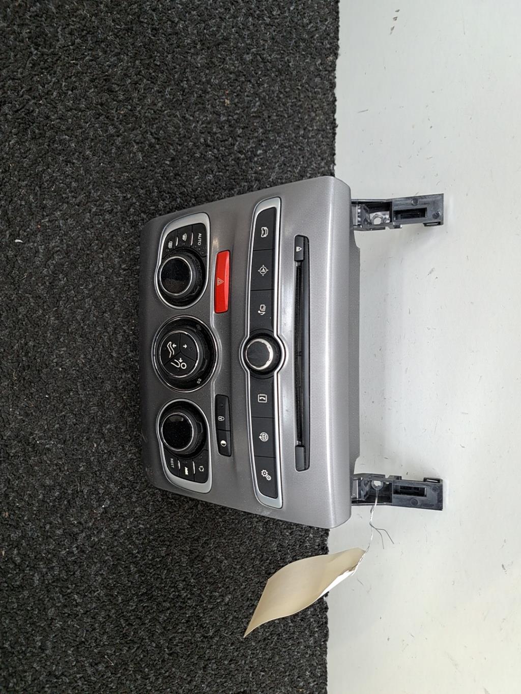 Commande chauffage CITROEN C4 2 PHASE 2 Essence - 1