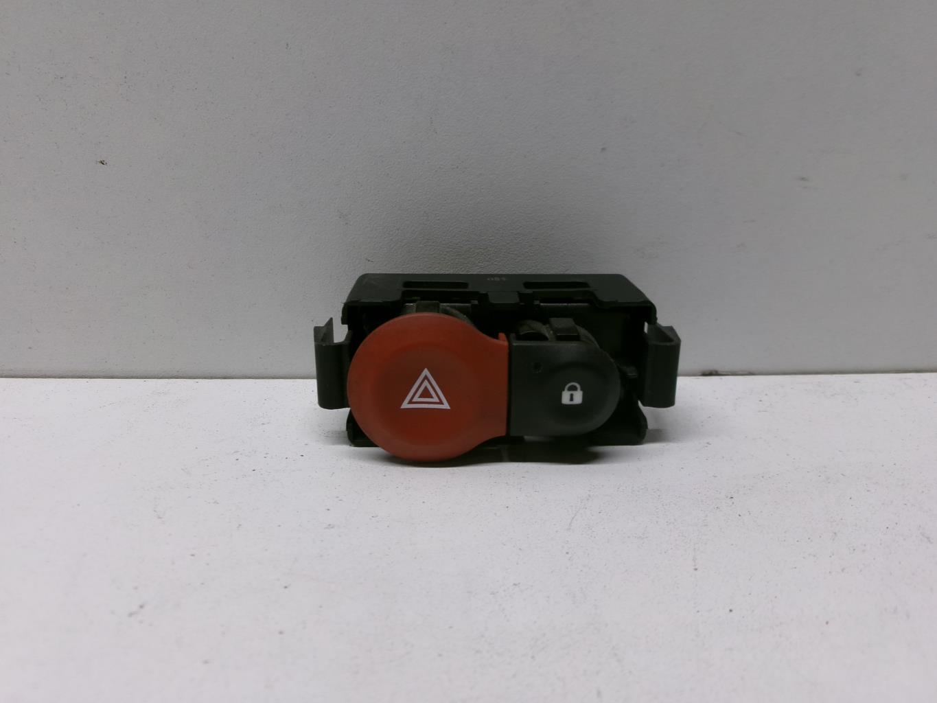 Interruttore luci emergenza RENAULT CLIO 3 PHASE 2 Diésel - 1