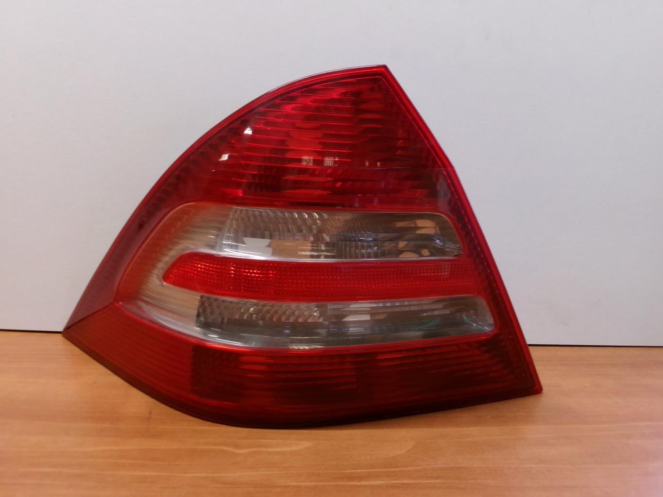 Fanale posteriore principale sinistro (luci) MERCEDES CLASSE C 203 COUPE SPORT PHASE 1 Diésel - 1