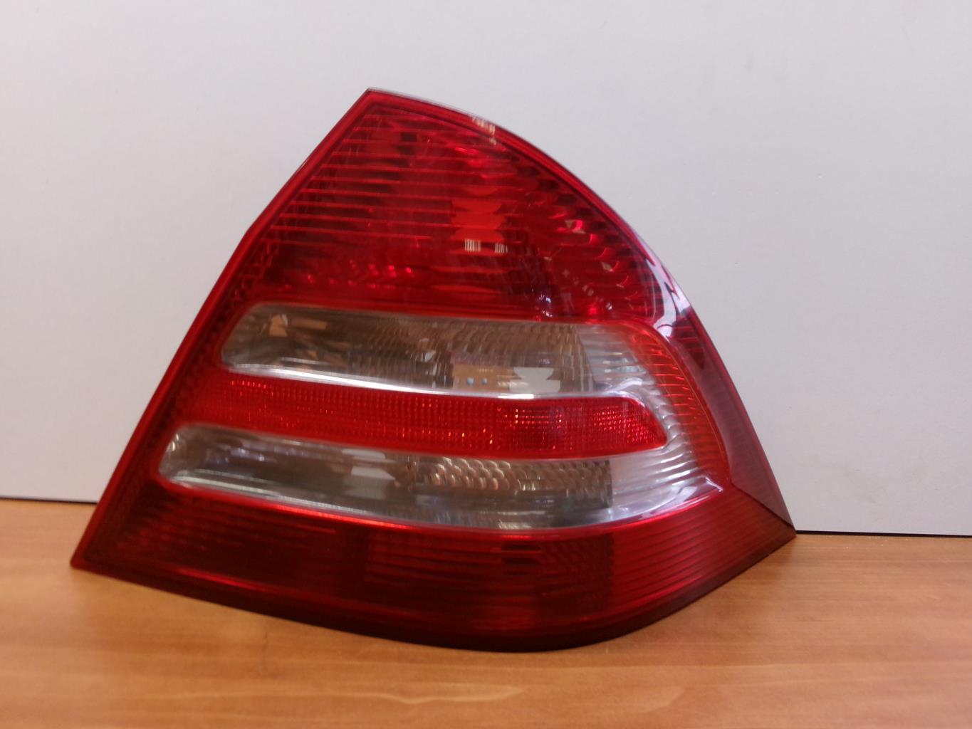 Fanale posteriore principale destro (luci) MERCEDES CLASSE C 203 COUPE SPORT PHASE 1 Diésel - 1