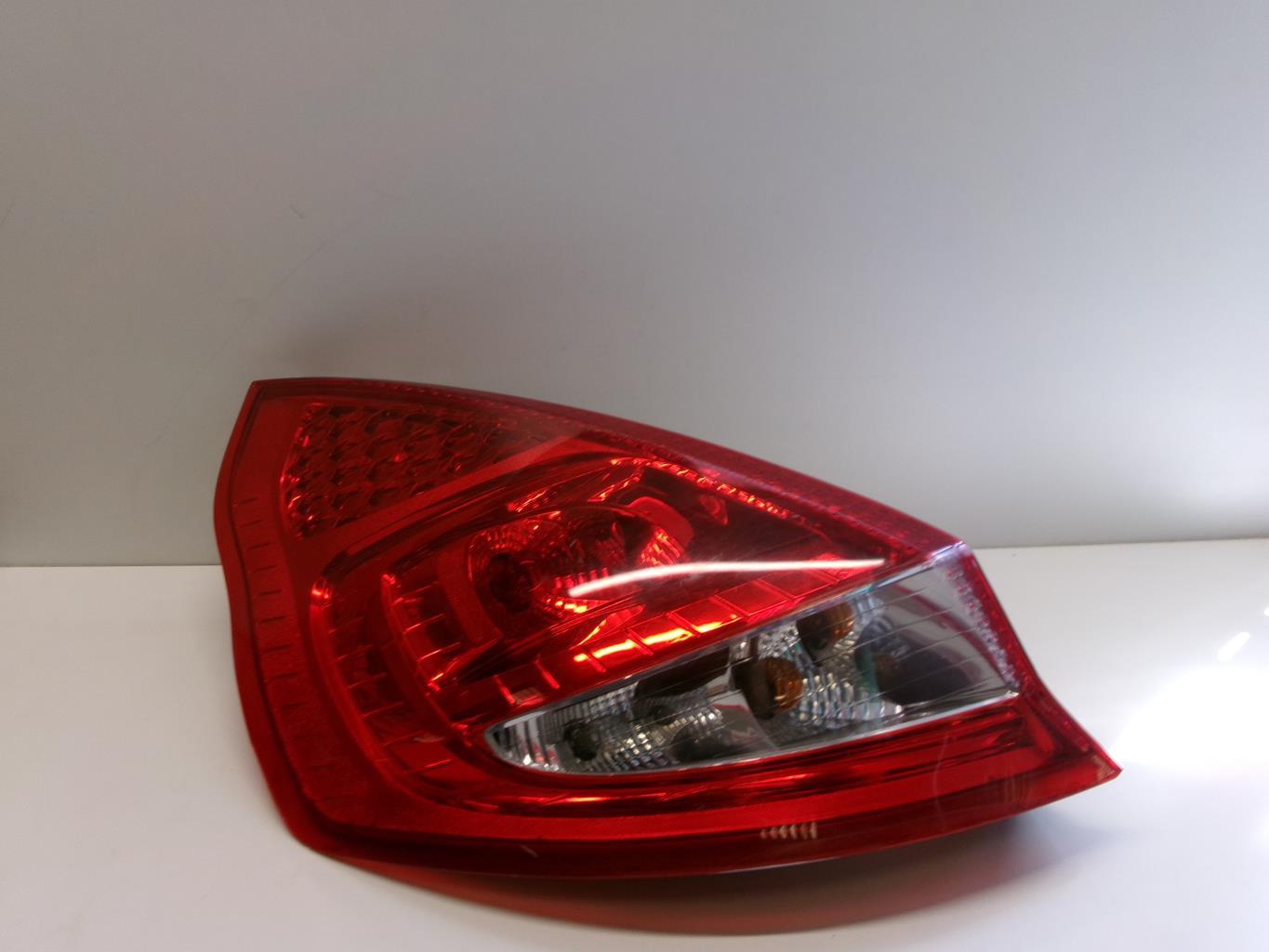Fanale posteriore principale sinistro (luci) FORD FIESTA 6 PHASE 1  - 1