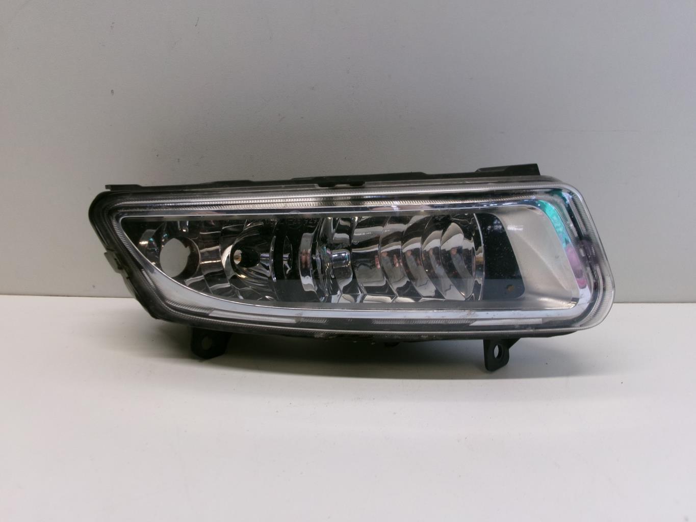 Fendinebbia destro (luci) VOLKSWAGEN POLO 5 PHASE 2  - 1