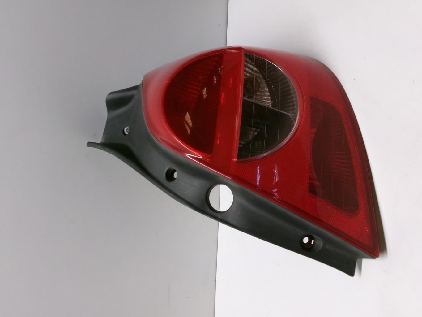 Fanale posteriore principale destro (luci) RENAULT CLIO 3 PHASE 1  - 1