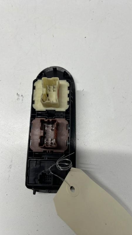 Interruttore lavacristalli anteriore sinistro DACIA DUSTER 1 PHASE 2 Gasolina - 1