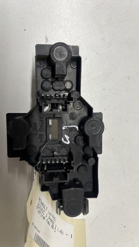 Base portalampade fanale posteriore destro RENAULT SCENIC 1 PHASE 2  - 1