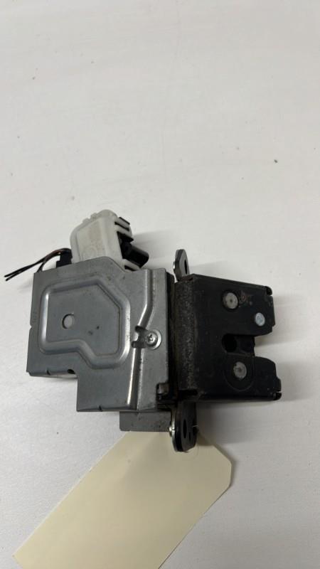 Fermeture centralisee coffre MAZDA 2 2 PHASE 1  - 1
