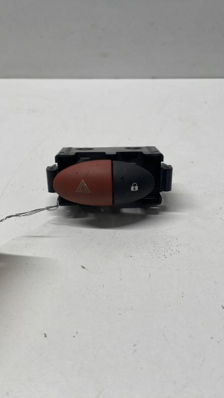 Interruttore luci emergenza RENAULT TWINGO 2 PHASE 2 Diésel - 1