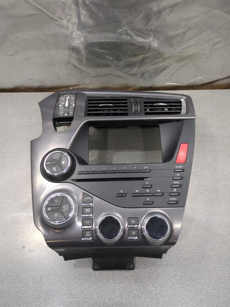 Facade autoradio CITROEN DS5 PHASE 1 Diesel - 1