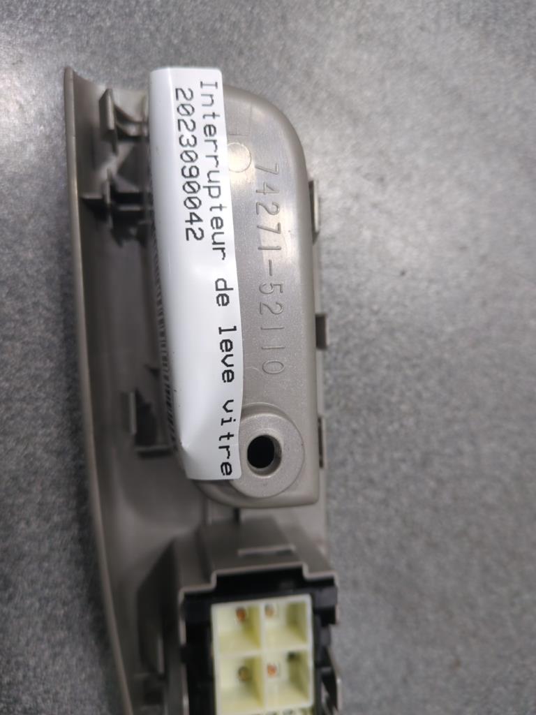 Interruttore lavacristalli posteriore destro TOYOTA URBAN CRUISER Diésel - 1
