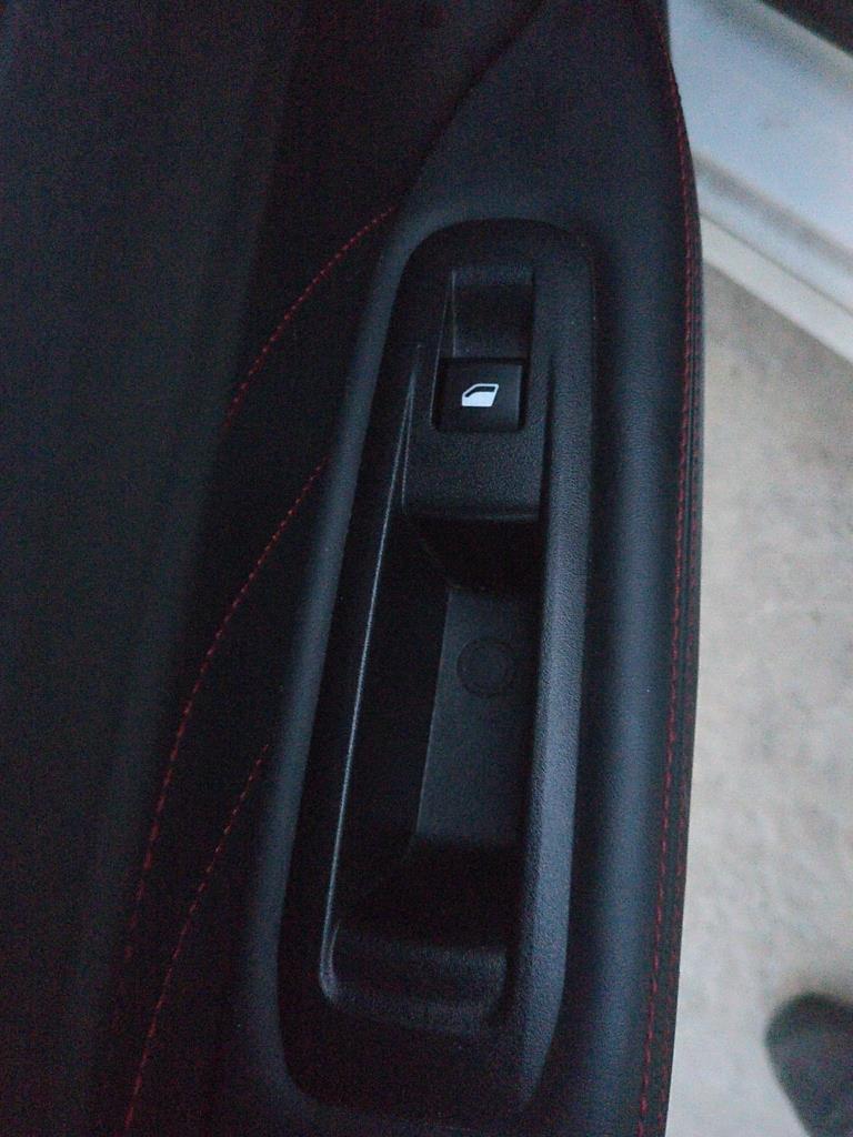 Interruttore lavacristalli posteriore sinistro PEUGEOT 308 2 SW PHASE 1 BREAK Diésel - 1