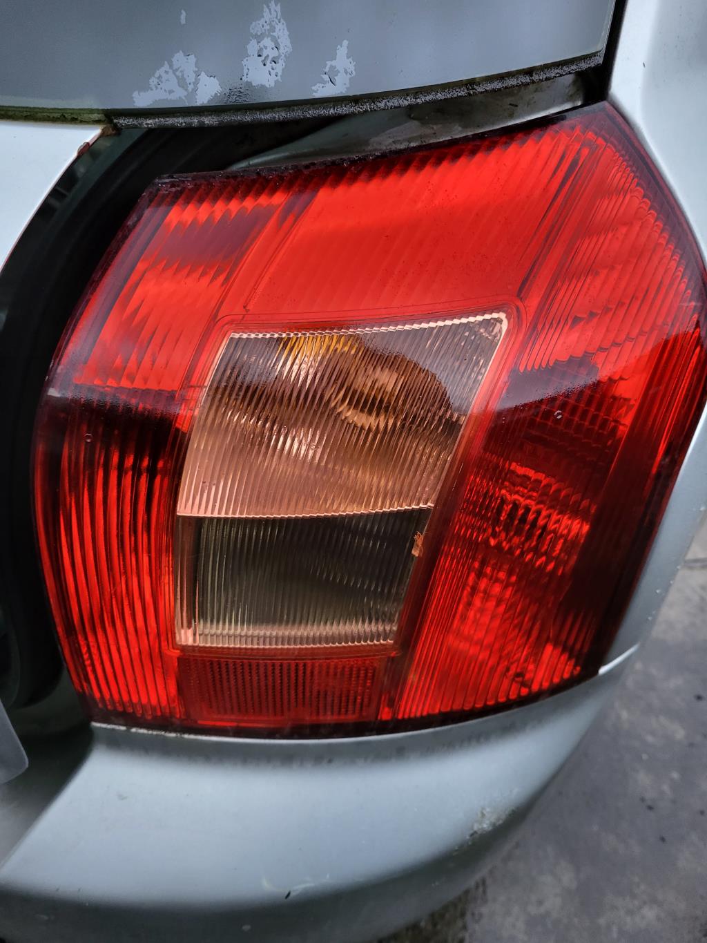 Fanale posteriore principale destro (luci) TOYOTA COROLLA 10 PHASE 1 Diésel - 1